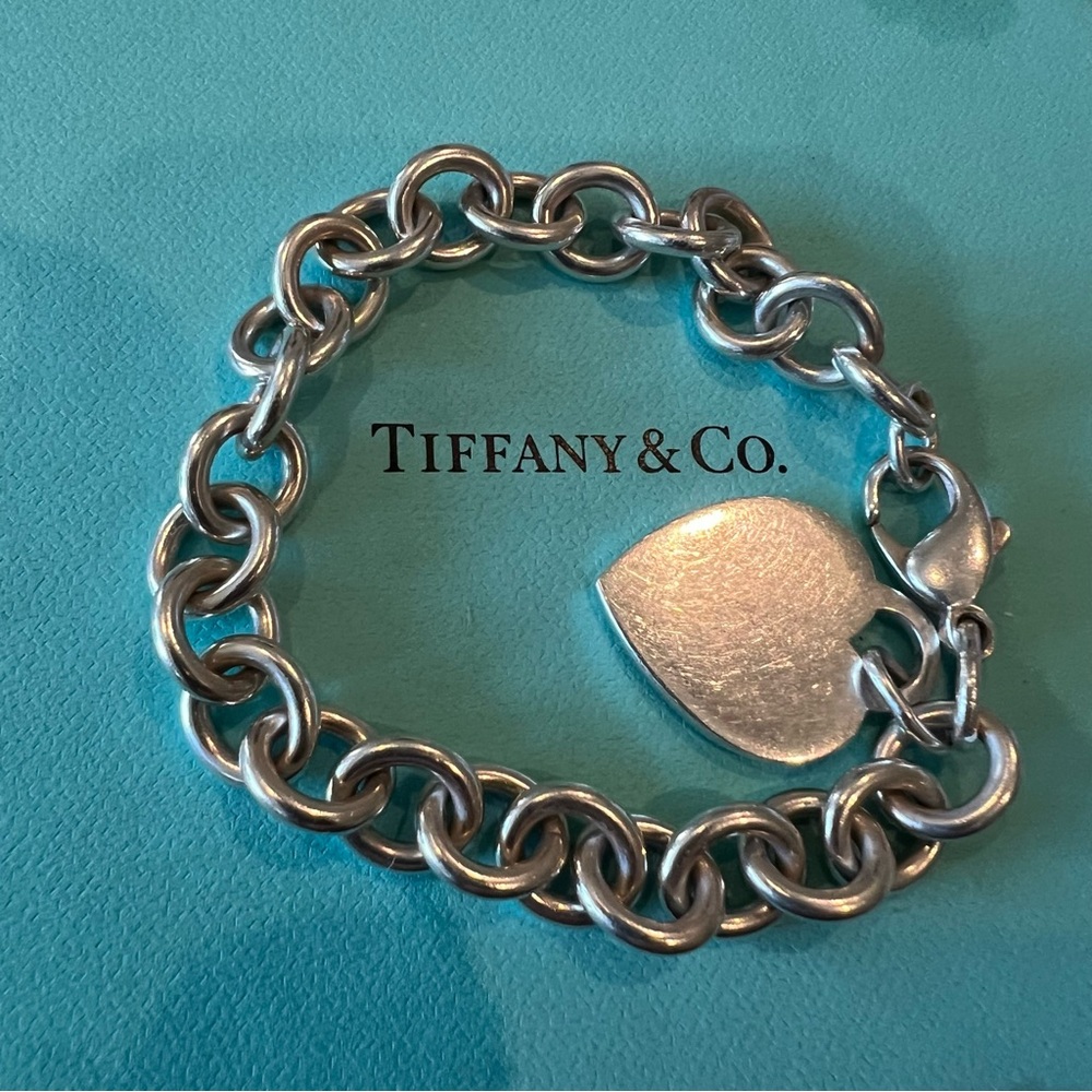Tiffany & Co. Vintage Silver Chain Bracelet with Heart Charm size 7. .925.